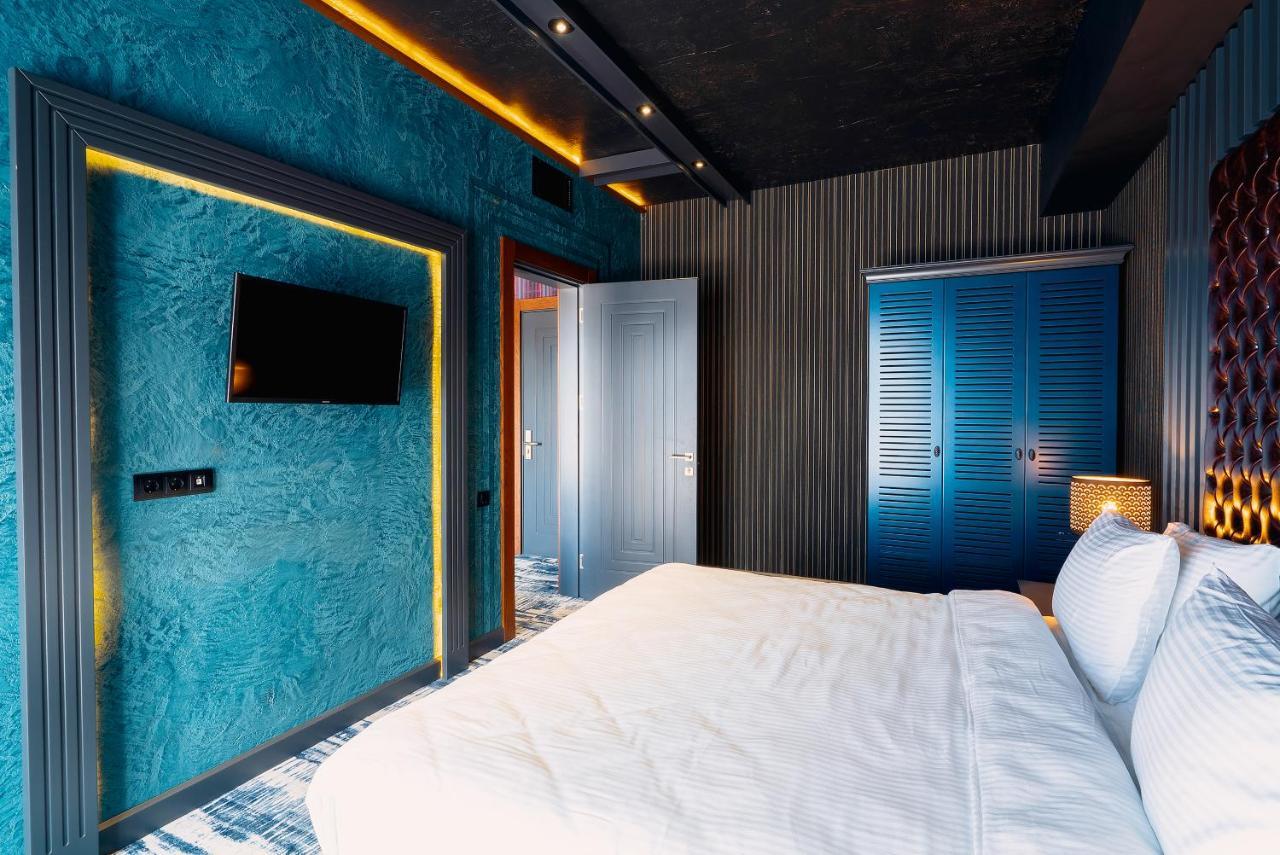 Tapis Rouge Design Boutique Hotel Batumi Exterior foto A room at the hotel