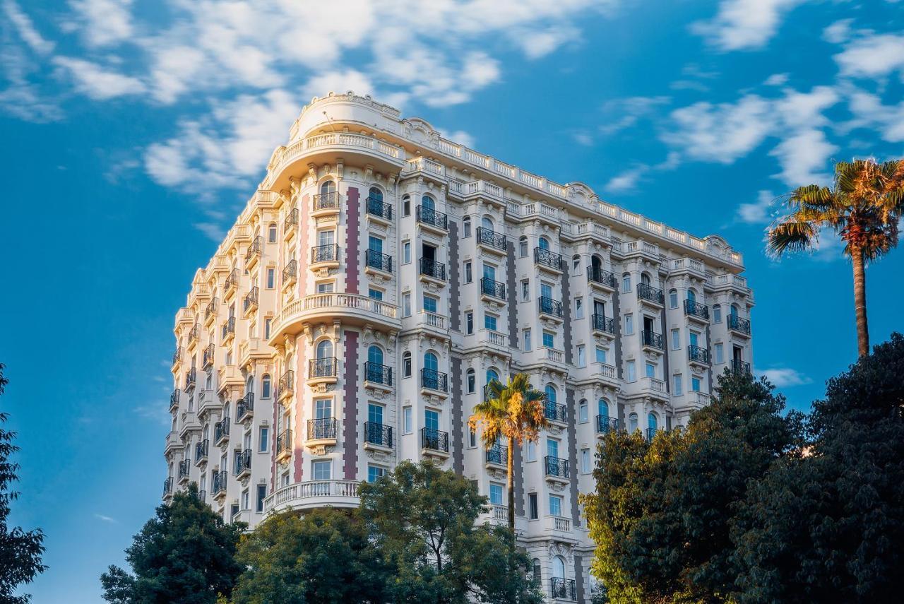 Tapis Rouge Design Boutique Hotel Batumi Exterior foto The Beverly Hills Hotel