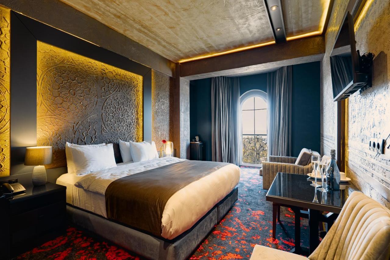 Tapis Rouge Design Boutique Hotel Batumi Exterior foto Deluxe room