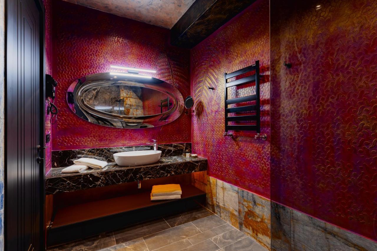Tapis Rouge Design Boutique Hotel Batumi Exterior foto Bathroom