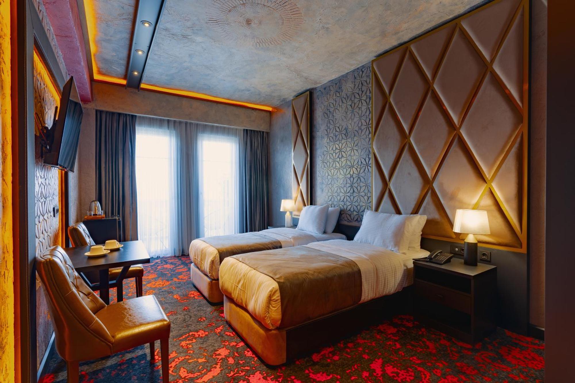 Tapis Rouge Design Boutique Hotel Batumi Exterior foto Deluxe Room
