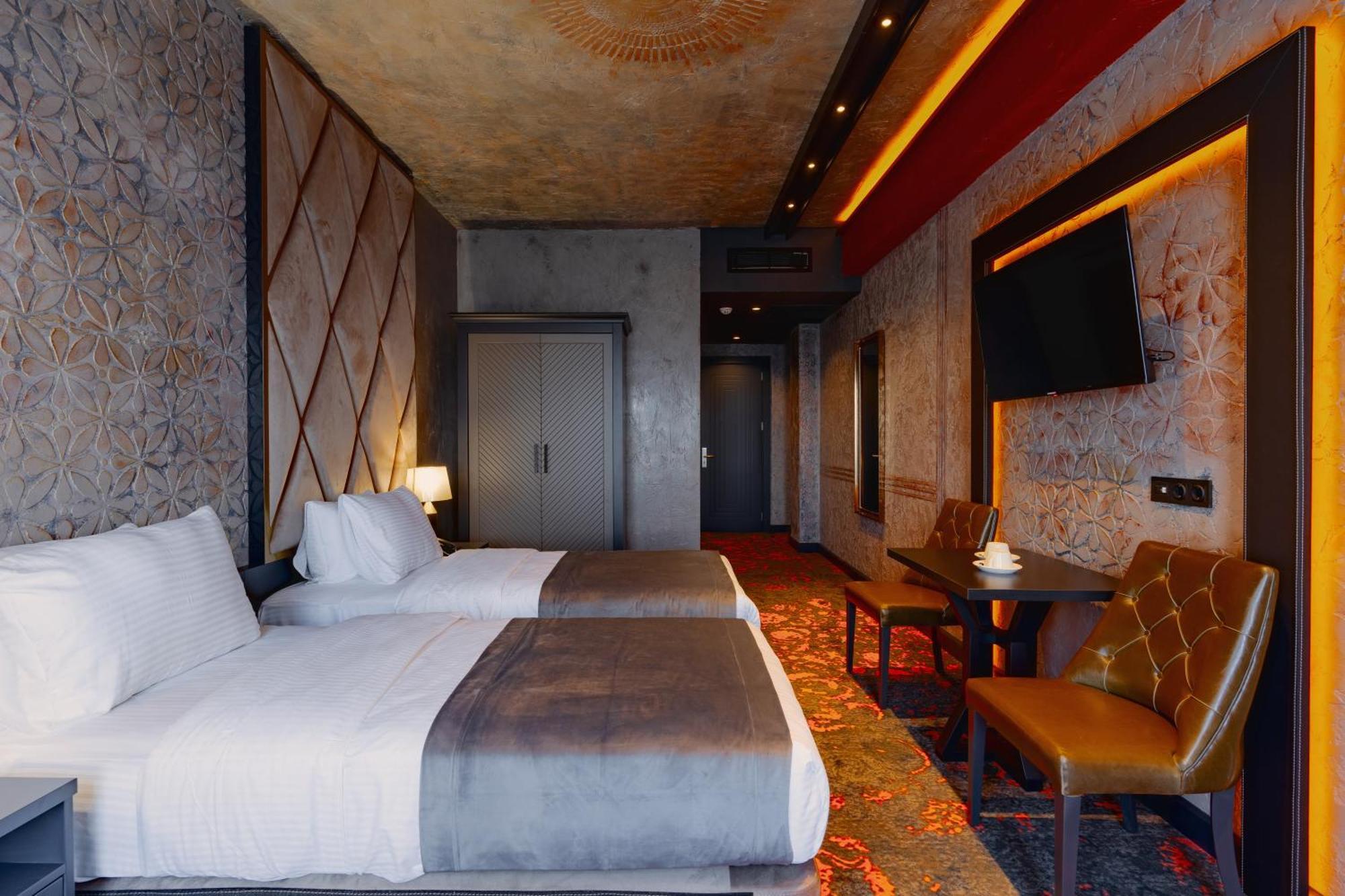 Tapis Rouge Design Boutique Hotel Batumi Exterior foto A room at the hotel
