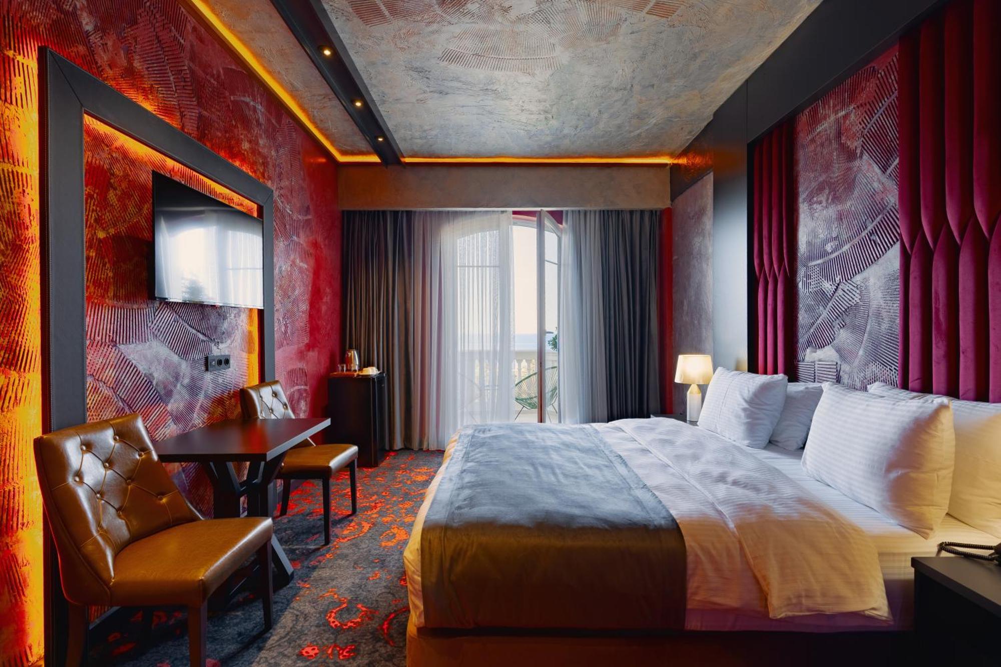 Tapis Rouge Design Boutique Hotel Batumi Exterior foto Deluxe Room