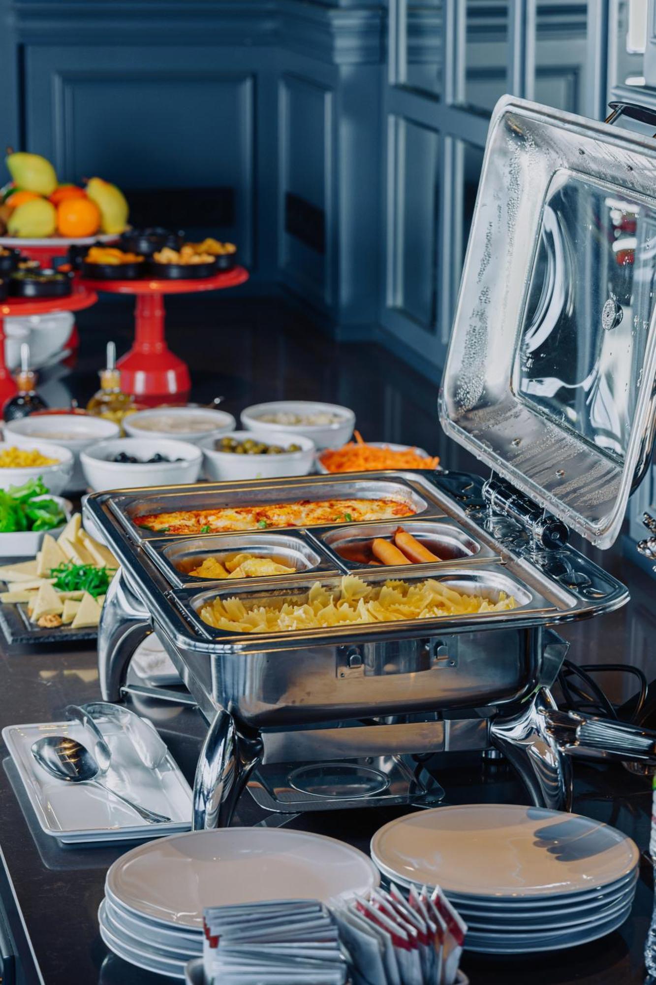 Tapis Rouge Design Boutique Hotel Batumi Exterior foto A chafing dish